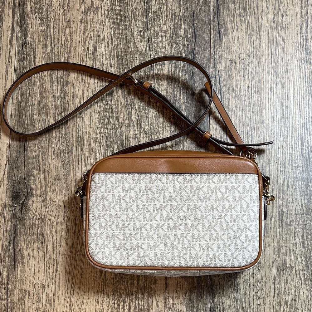 NWOT Michael Kors White and Brown Signature Crossbody Bag - Picture 3 of 14